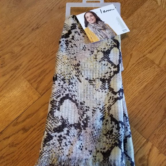 Animal print lightweight scarf - Picture 1 of 3